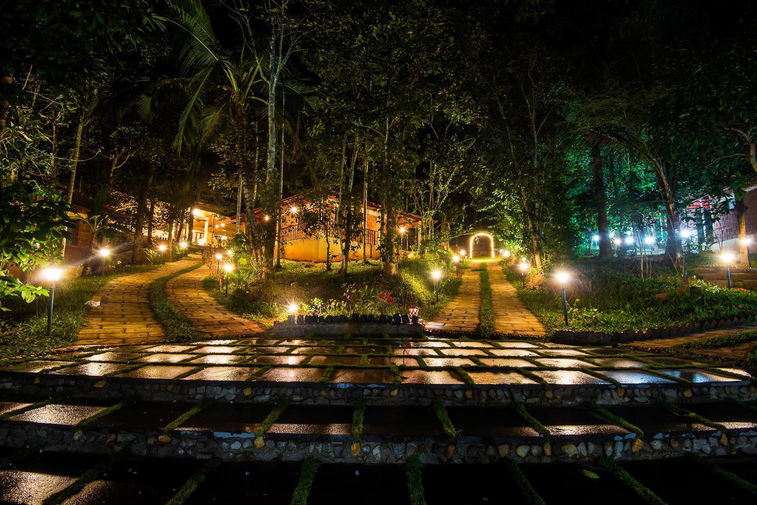 Raindrops Resorts Sultan Bathery Extérieur photo