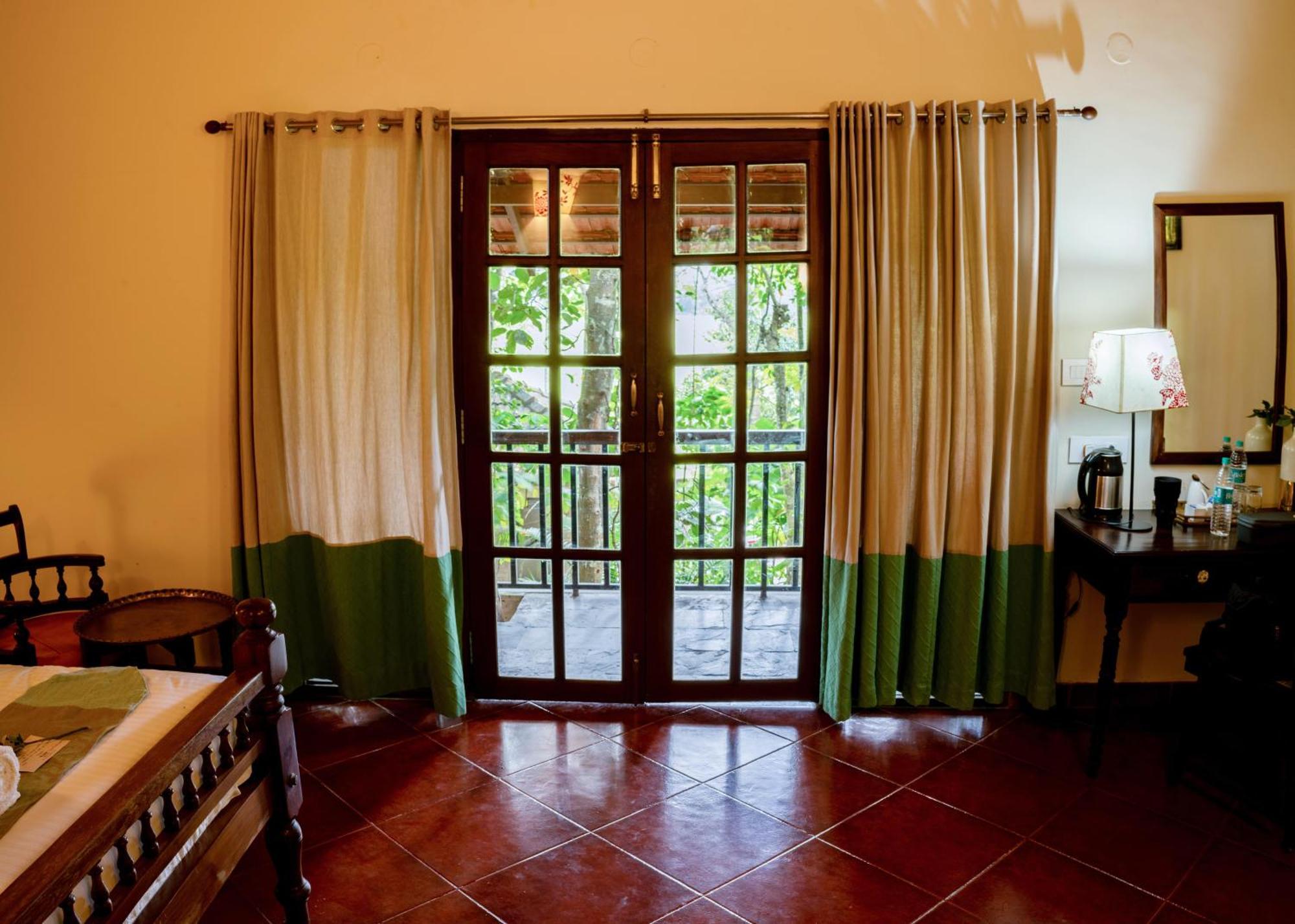 Raindrops Resorts Sultan Bathery Extérieur photo