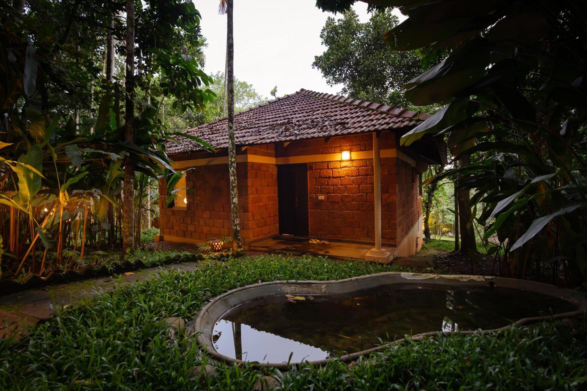 Raindrops Resorts Sultan Bathery Extérieur photo
