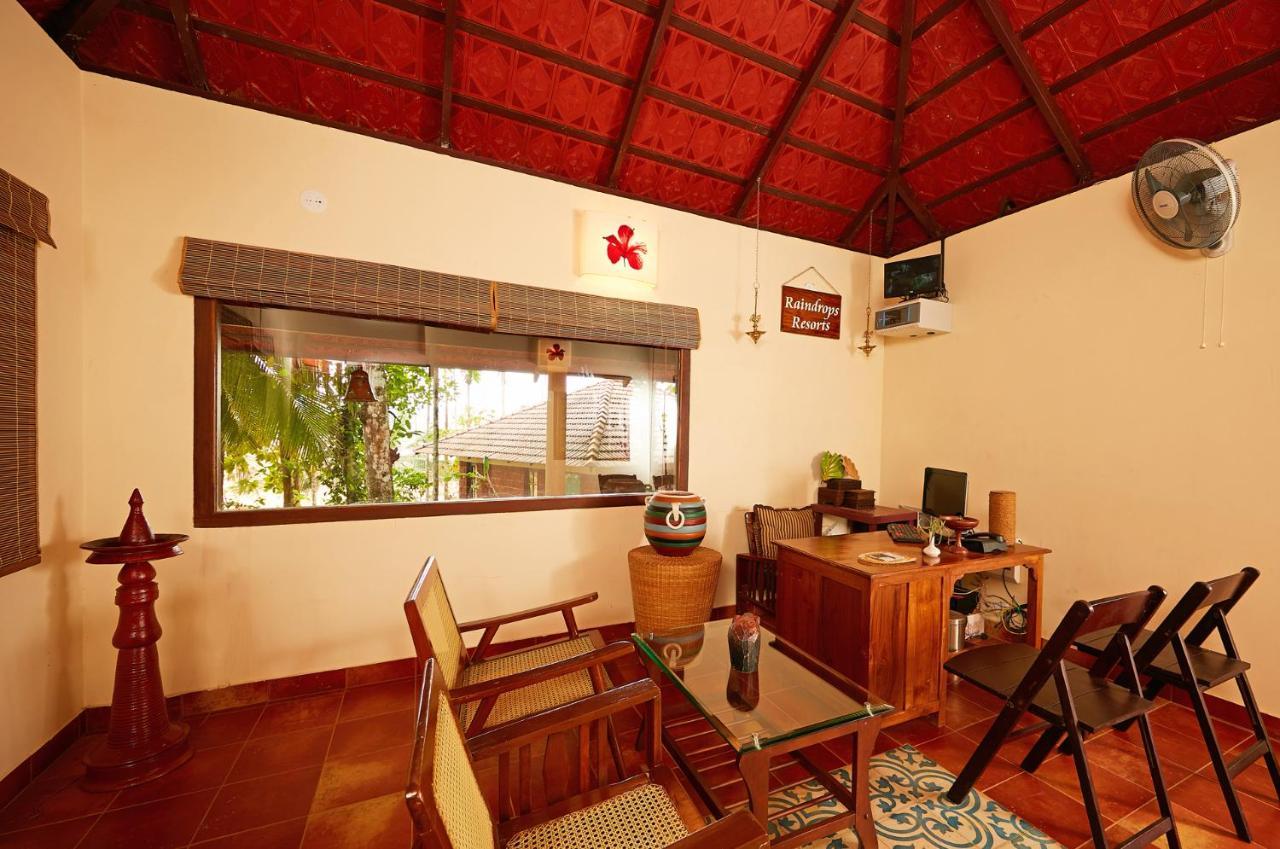 Raindrops Resorts Sultan Bathery Extérieur photo