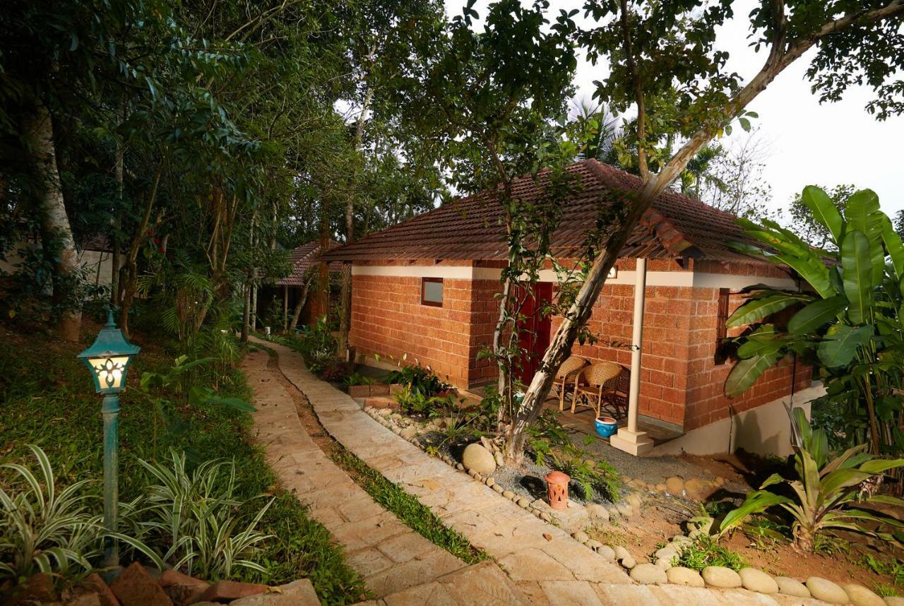 Raindrops Resorts Sultan Bathery Extérieur photo